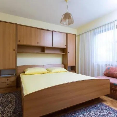 Apartman Bridi Okrug Gornji - Four Bedroom