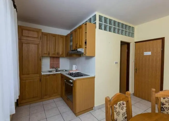 Apartment Bridi Okrug Gornji - Four Bedroom
