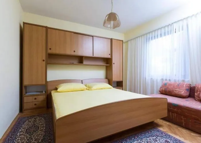 Apartment Bridi Okrug Gornji - Four Bedroom